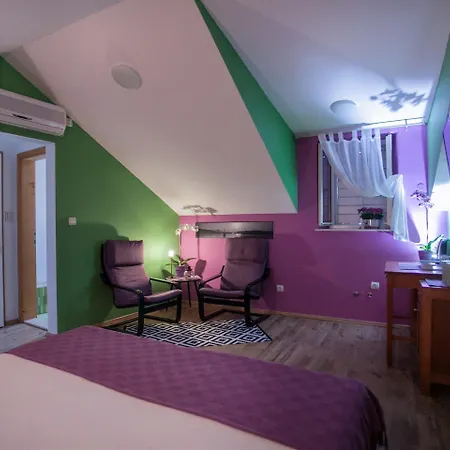 Apartment & Room Ursa Apartman *