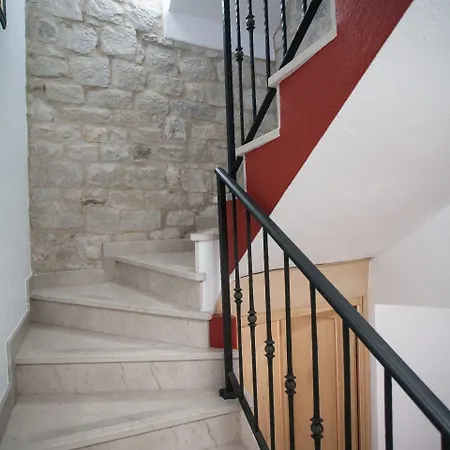 Apartment & Room Ursa *