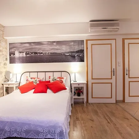 Apartment & Room Ursa Apartman Trogir