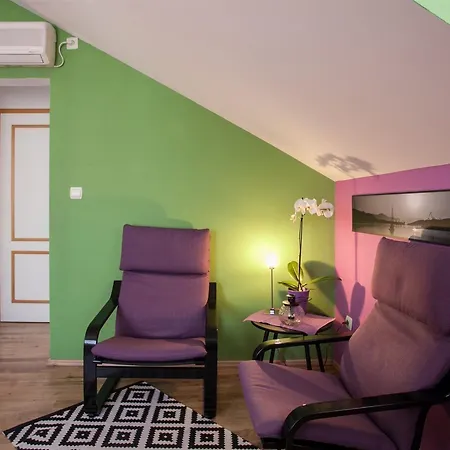 Apartment Apartment & Room Ursa