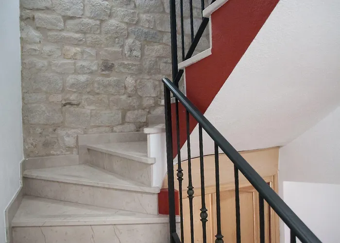 & Ursa *