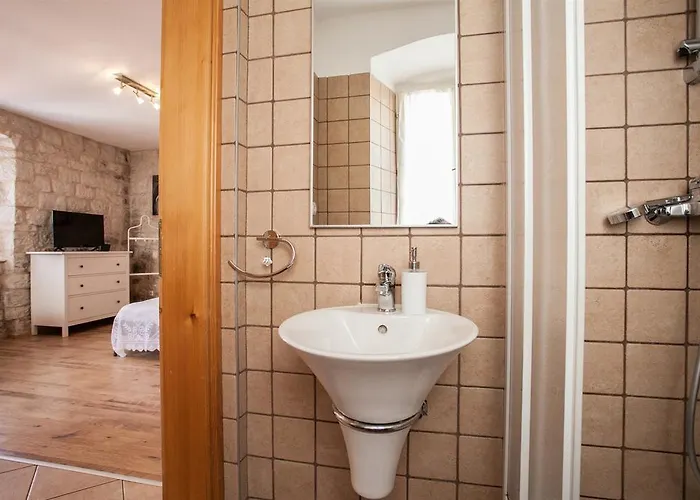 & Ursa * トロギール