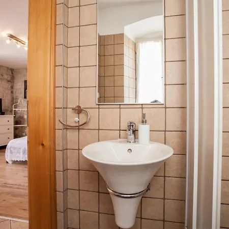 Apartment & Room Ursa Τρογκίρ