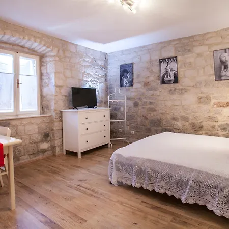 Apartment & Room Ursa *