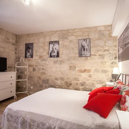 Διαμέρισμα Apartment & Room Ursa